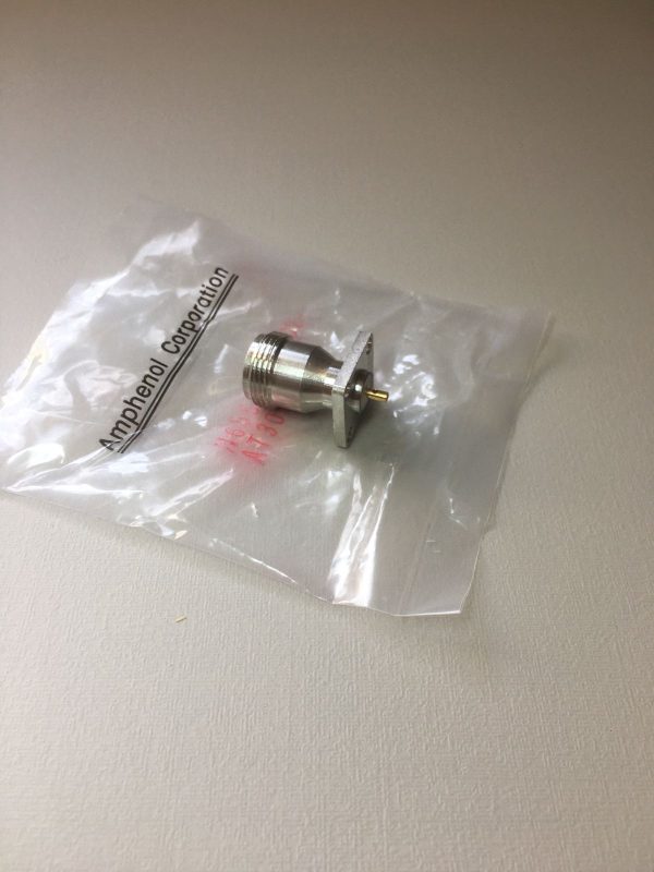 2 x CONECTOR N FEMEA BASE QUADRADA AMPHENOL ORIGINAL - Imagem 4